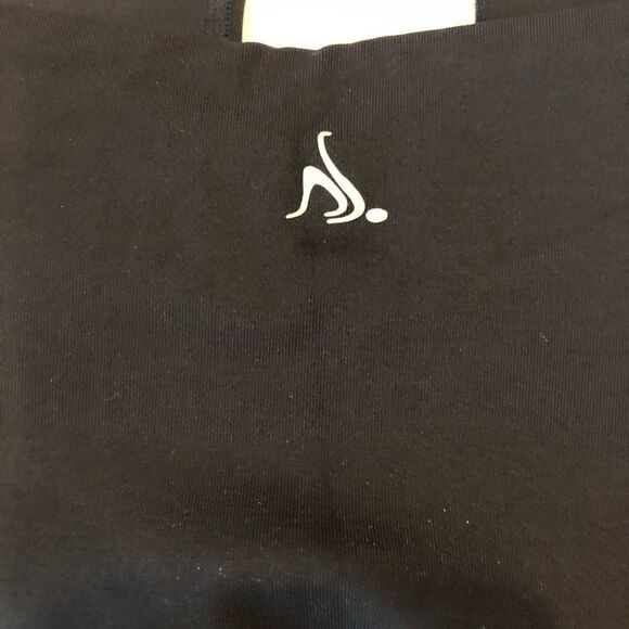 Nancy Rose Performance Black Mesh Ruffle Leggings - Picture 6 of 6